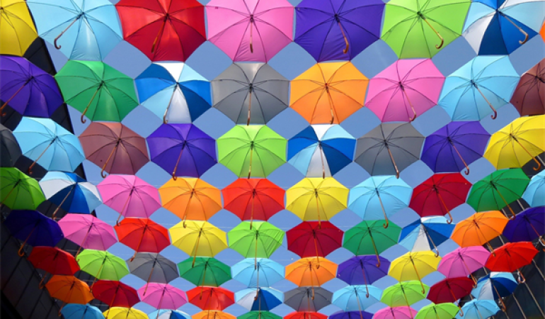 Kleurrijke parasollen